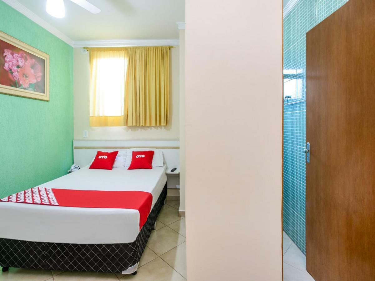Oyo Hotel Dayse Santana de Parnaíba 外观 照片