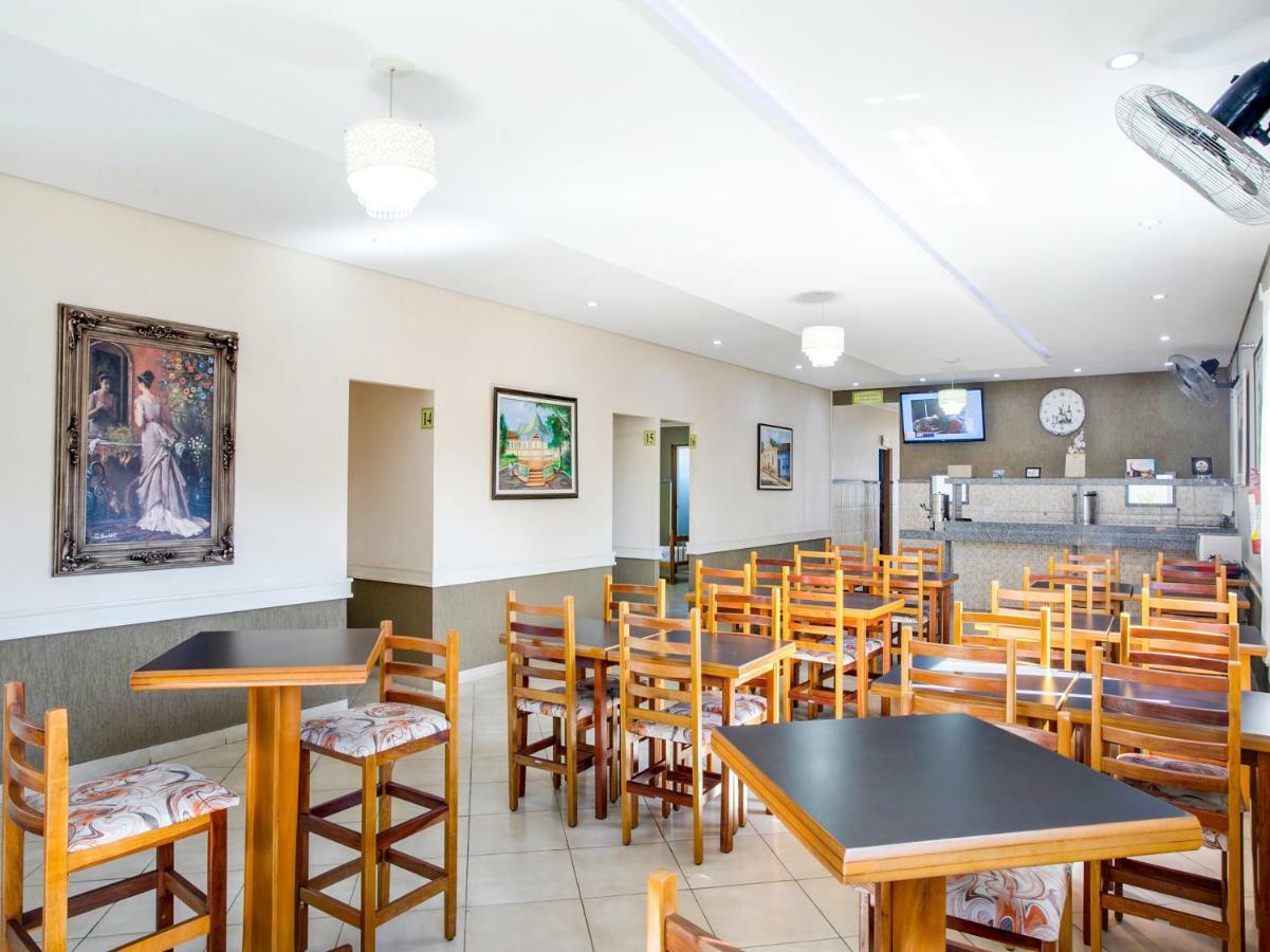 Oyo Hotel Dayse Santana de Parnaíba 外观 照片